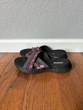 Skechers On The Go 600 Monarch Sandals Shoes Women’s Size 6 Black Floral